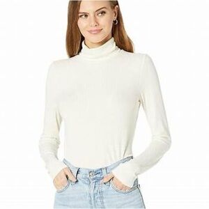 Ribbed Turtleneck Long Sleeve Tee in Antique Cream